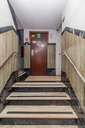Image 21 - 166051