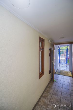 Image 15 - 195898