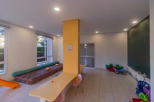 Image 42 - 892250