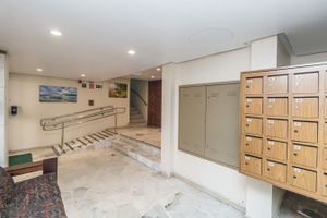 Image 27 - 256298