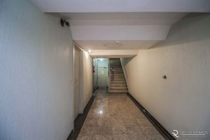 Image 24 - 918557