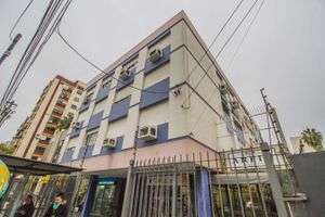 Image 21 - 830432