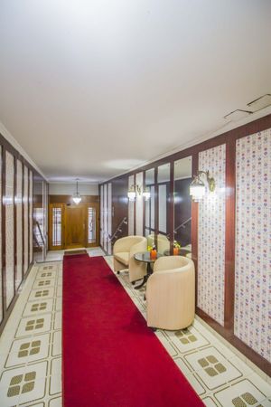 Image 22 - 830432