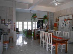 Image 13 - 10003