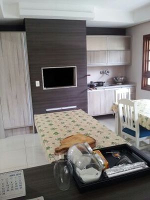 Image 7 - 100306