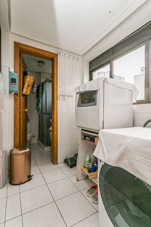 Image 35 - 100426