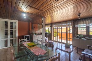 Image 4 - 100528