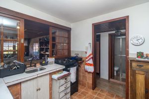 Image 17 - 100528