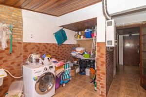 Image 20 - 100528