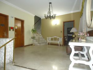 Image 12 - 100582