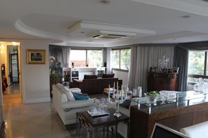 Image 11 - 100857