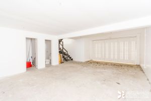 Image 27 - 101958