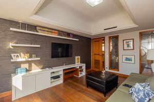 Image 33 - 102023