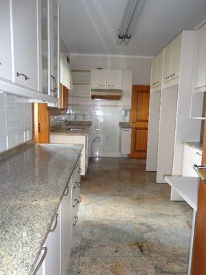 Image 14 - 102023