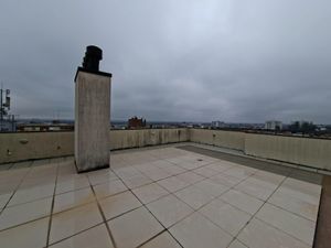 Image 18 - 102110