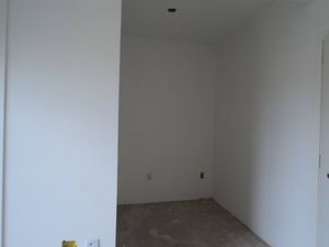 Image 11 - 102235
