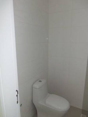 Image 9 - 102404