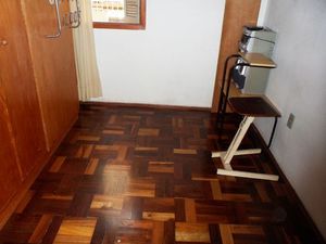 Image 9 - 102700