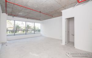 Image 6 - 102850