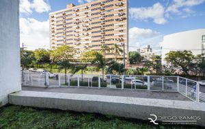 Image 10 - 102850
