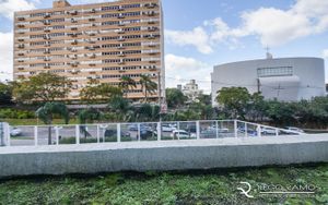Image 11 - 102850