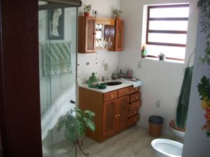 Image 17 - 102858