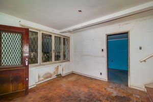 Image 4 - 102975
