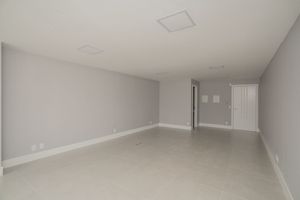 Image 4 - 103019