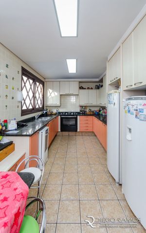 Image 20 - 103052