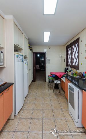 Image 21 - 103052