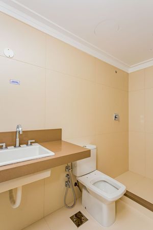 Image 19 - 103095