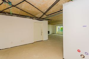 Image 31 - 103095