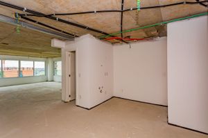 Image 32 - 103095