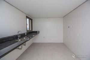 Image 29 - 103176