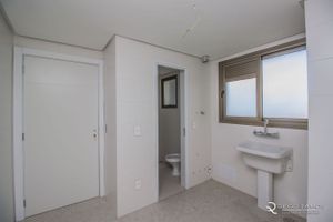 Image 31 - 103176