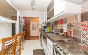 Image 17 - 103409