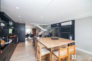 Image 30 - 103752