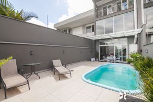 Image 3 - 103752