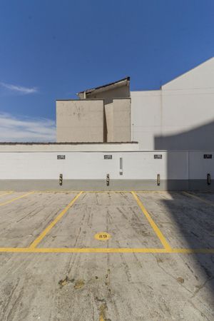 Image 13 - 104025