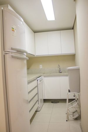 Image 13 - 104212