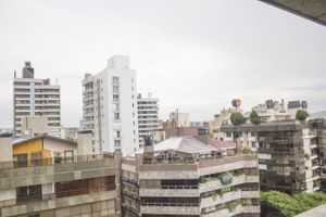 Image 27 - 104212