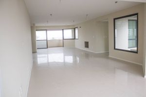Image 34 - 104212