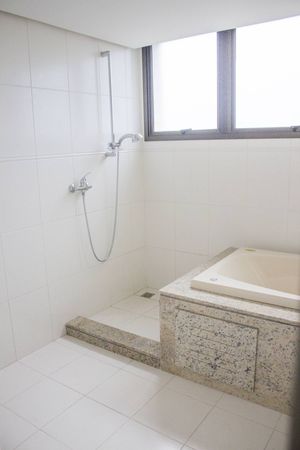 Image 60 - 104212