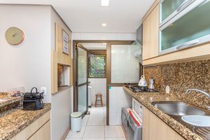 Image 22 - 104312