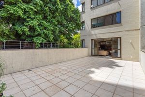 Image 28 - 104312