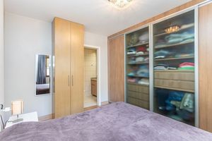 Image 32 - 104312