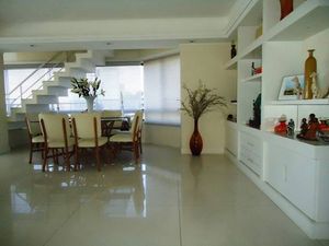 Image 9 - 104318