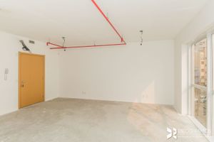 Image 3 - 104402