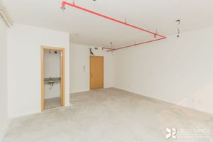 Image 9 - 104402