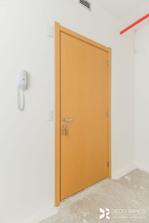 Image 11 - 104402